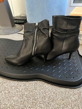 BELLA VITA Women's Black Ankle Boots with Side Zip